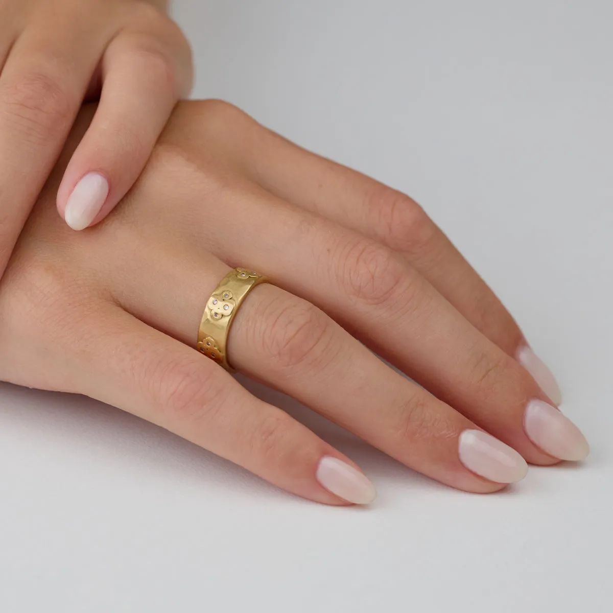 Hammered Band with Contoured Diamond Clusters,Men Rings
