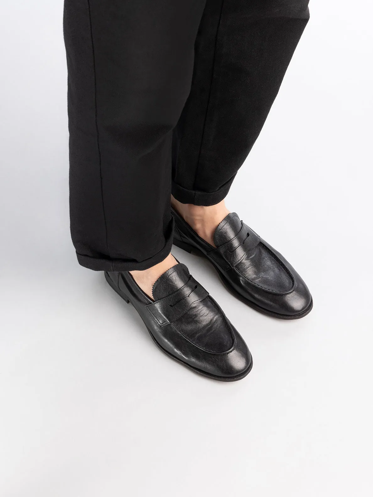 SOLITUDE 001 - Black Leather Penny Loafers,Men